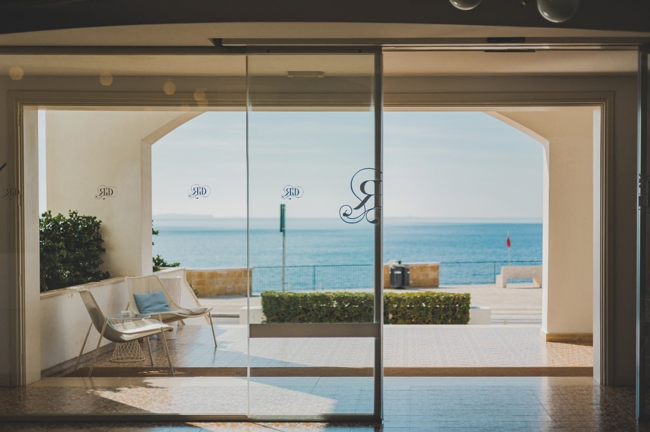 Luxury Hotel & Transfers