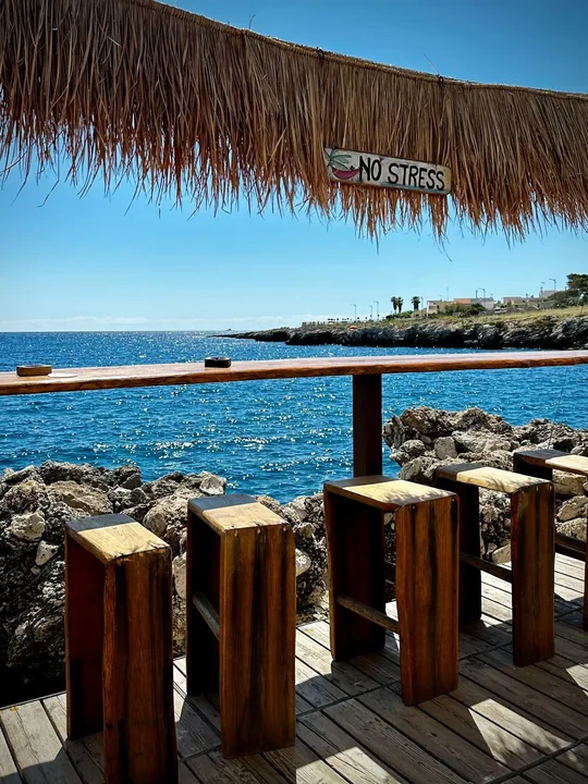 No Stress beachside bar
